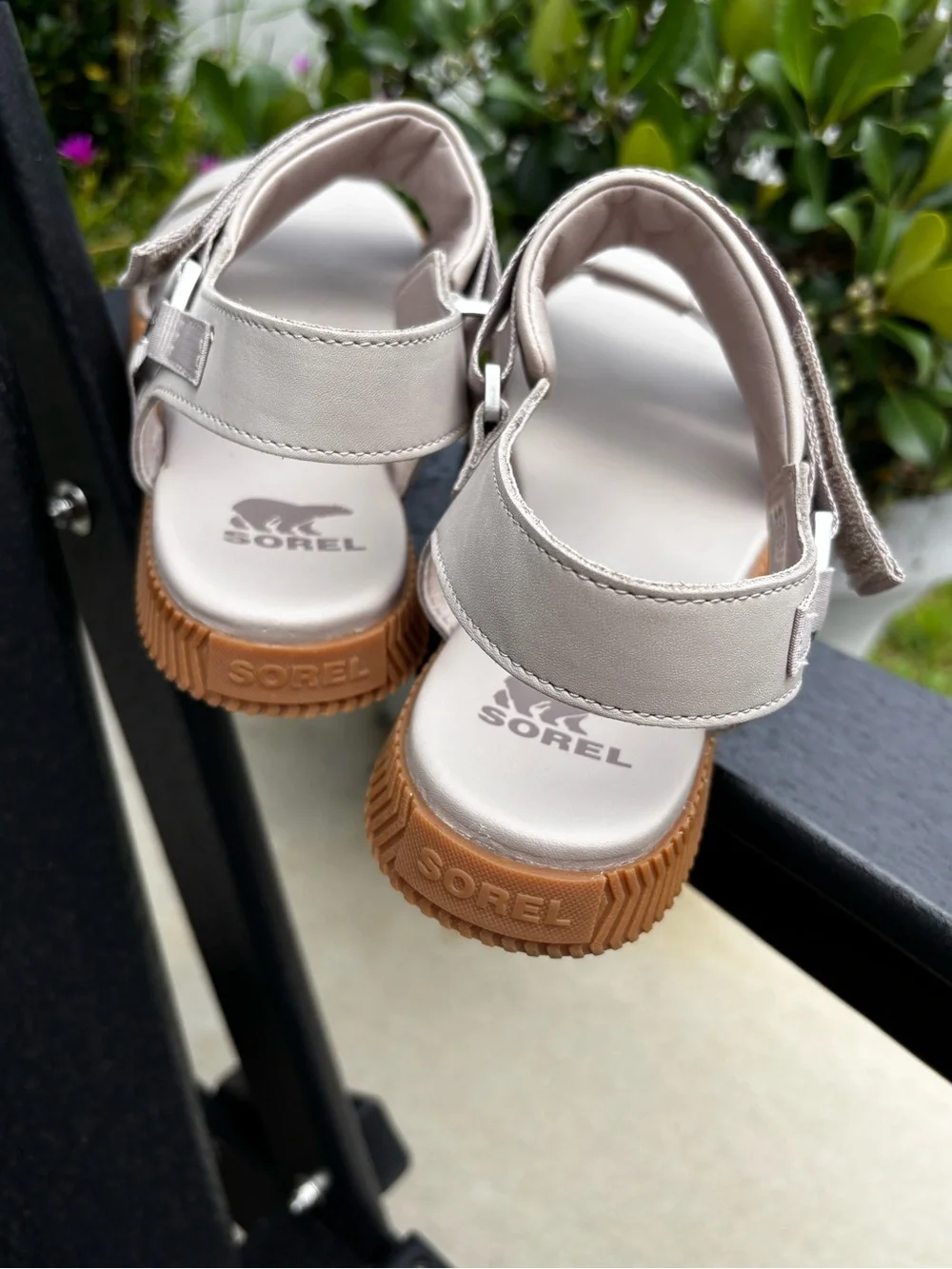 Sorel offWhite Leather Strappy Platform Sandals with Gum Sole new without tags